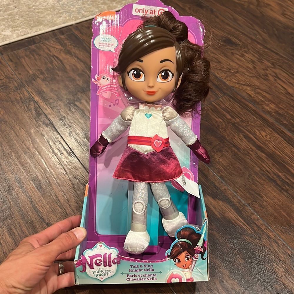 Talk and Sing Knight Nella the princess knight Doll Toy New In Box